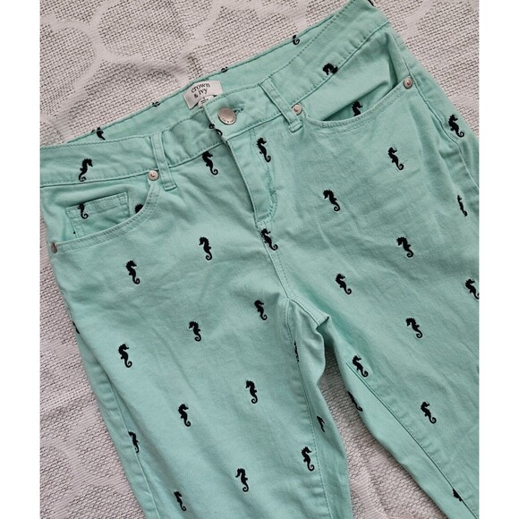 Crown & Ivy Denim - Crown & Ivy Jeans Women’s Size 2 (28x28) Green With Blue Sea Horse Embroidered